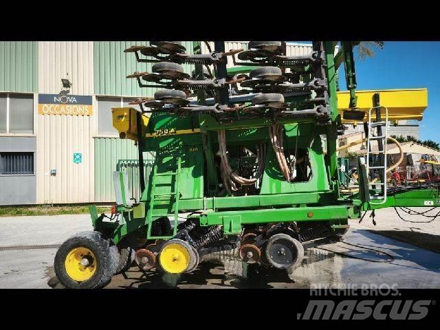 John Deere 750A Overige zaaimachines