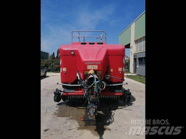 Supertino 712R Vierkante balenpers