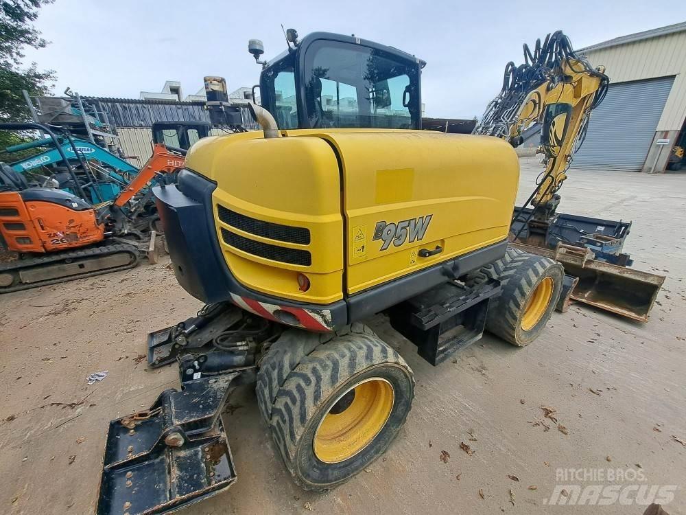 Yanmar B95W Wielgraafmachines