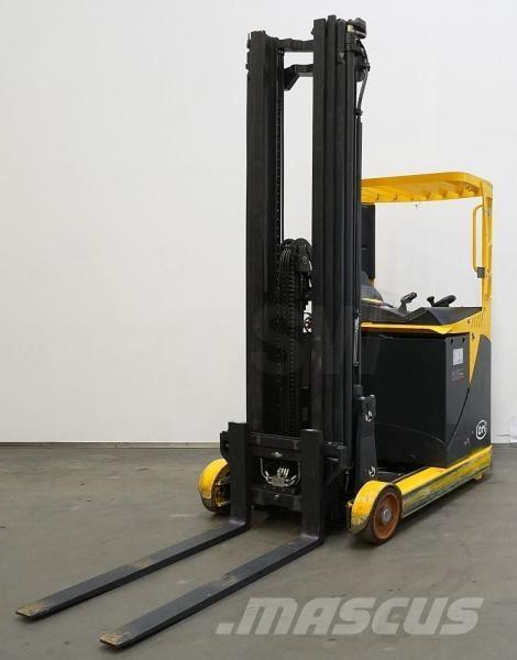 OM Xi 14 Reachtruck voor hoog niveau