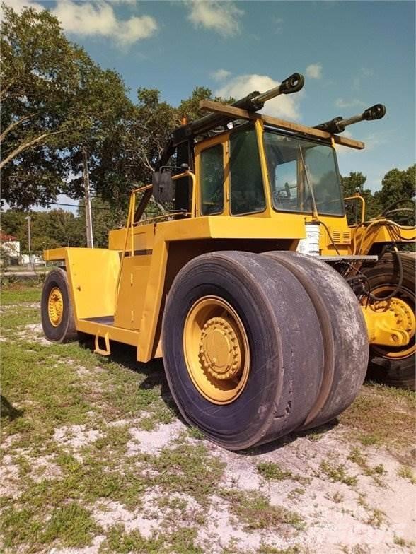 CAT V900 Containerheftrucks