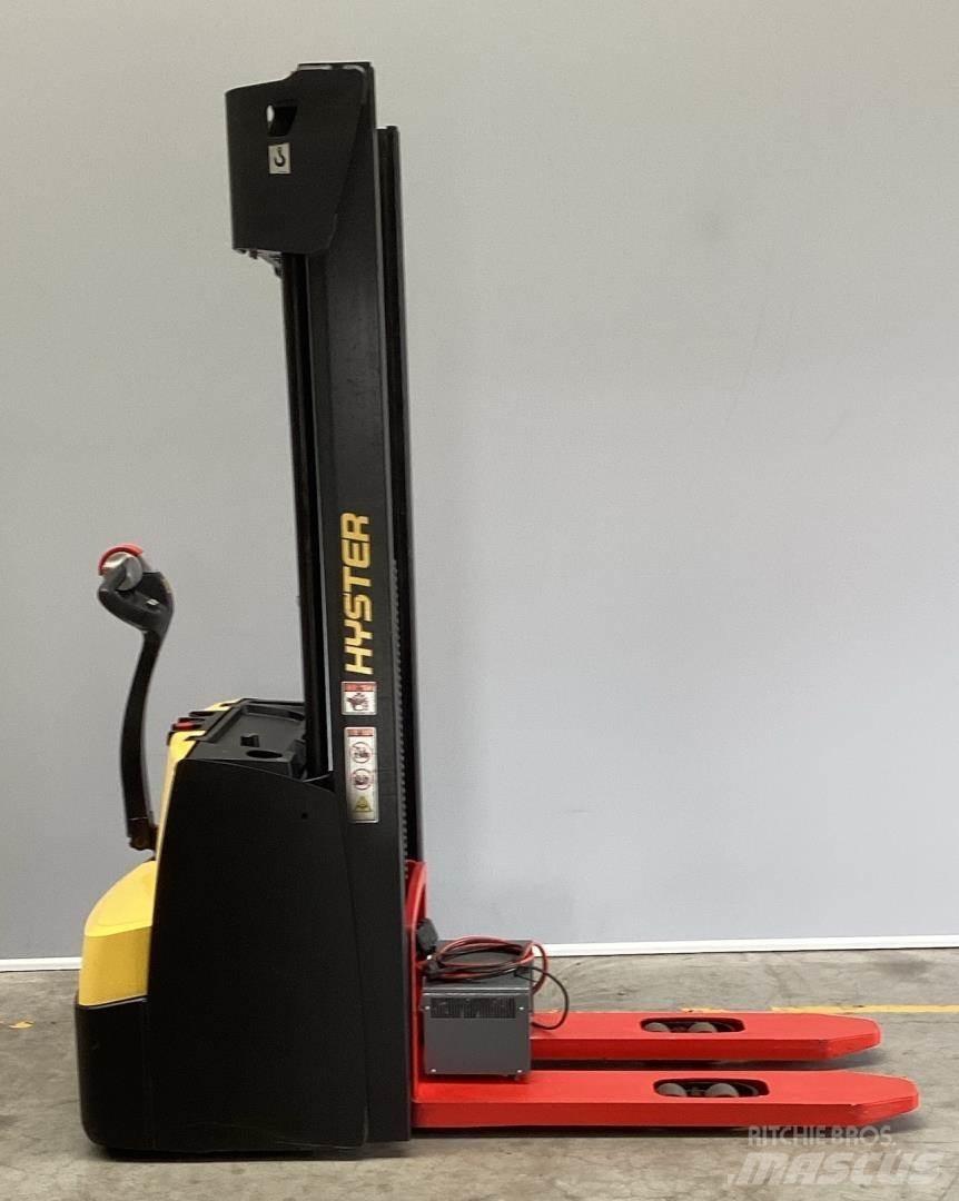 Hyster S1.4 Stapelaar meeloop