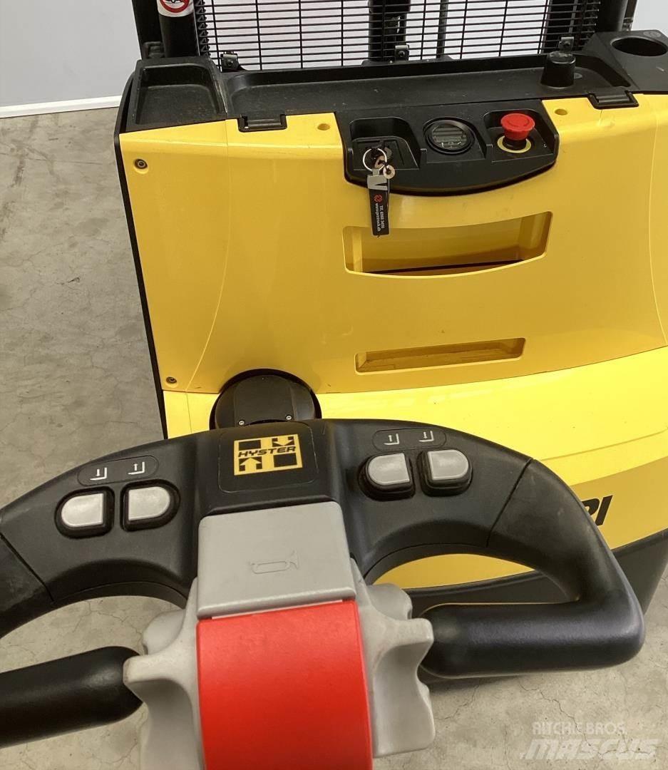 Hyster S1.4 Stapelaar meeloop