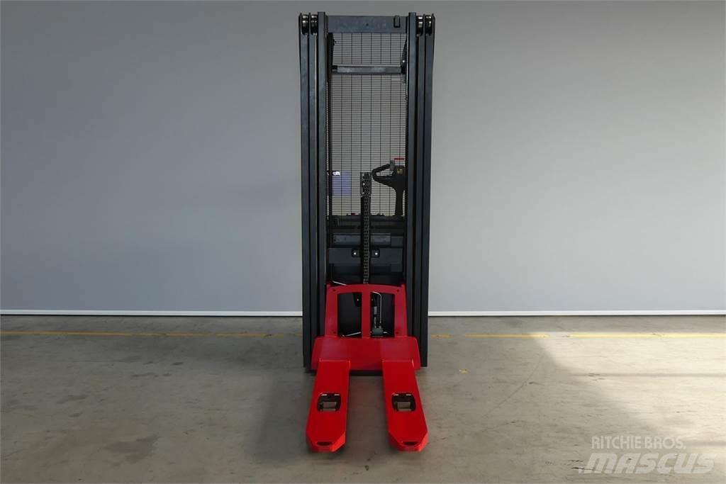 Hyster S1.6il Stapelaar meeloop