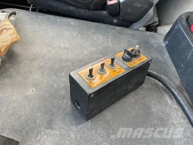 Iveco 330.36 Containertrucks met kabelsysteem