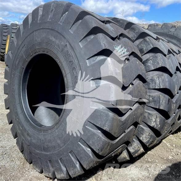  MAGNA 23.5X25 Banden, wielen en velgen
