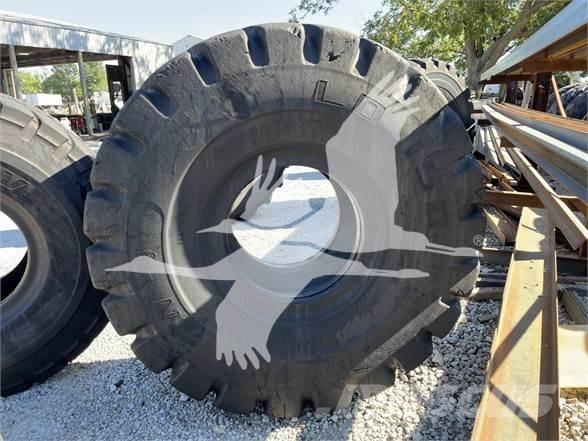 Titan 29.5x25 Banden, wielen en velgen