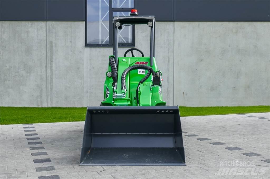 Avant M 423 Minigraafmachines < 7t