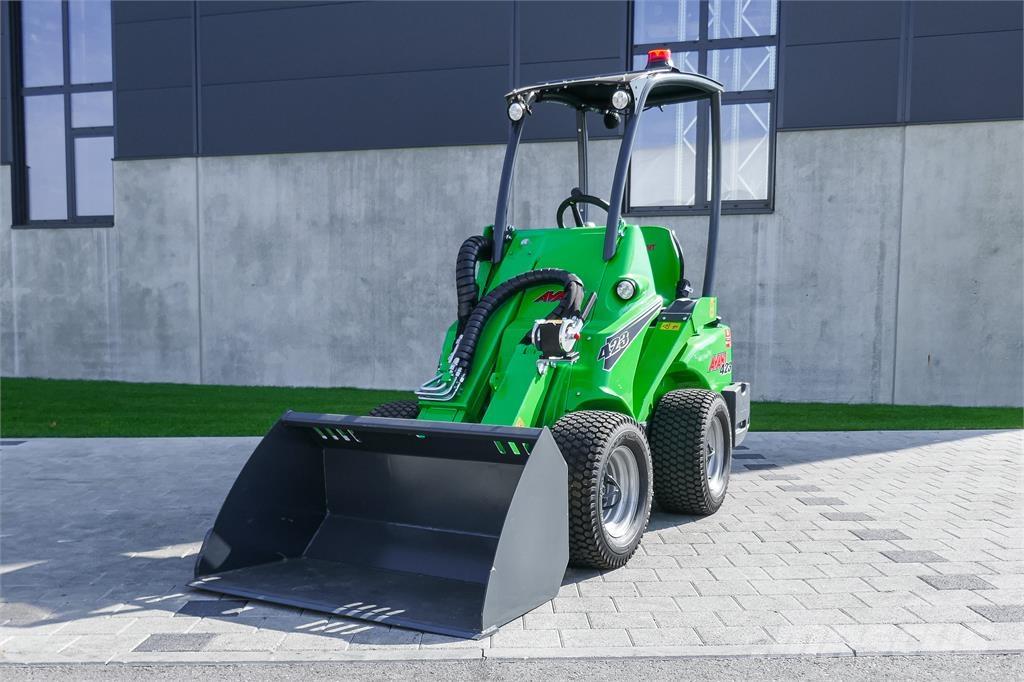 Avant M 423 Minigraafmachines < 7t