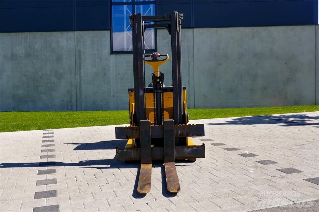 Linde L12 Stapelaar meeloop