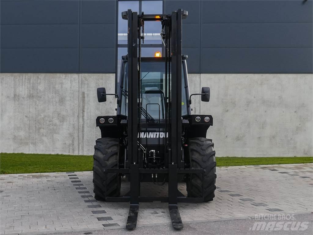 Manitou M 30-4 Vorkheftruck voor zwaar terrein