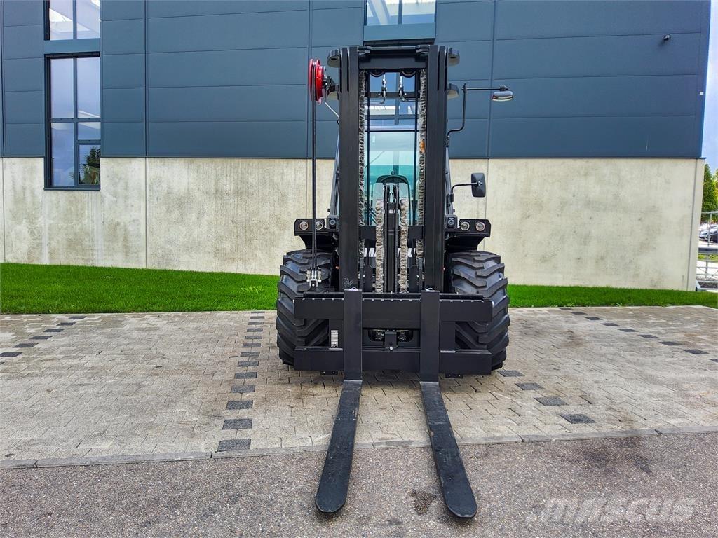 Manitou M 50-4 Vorkheftruck voor zwaar terrein