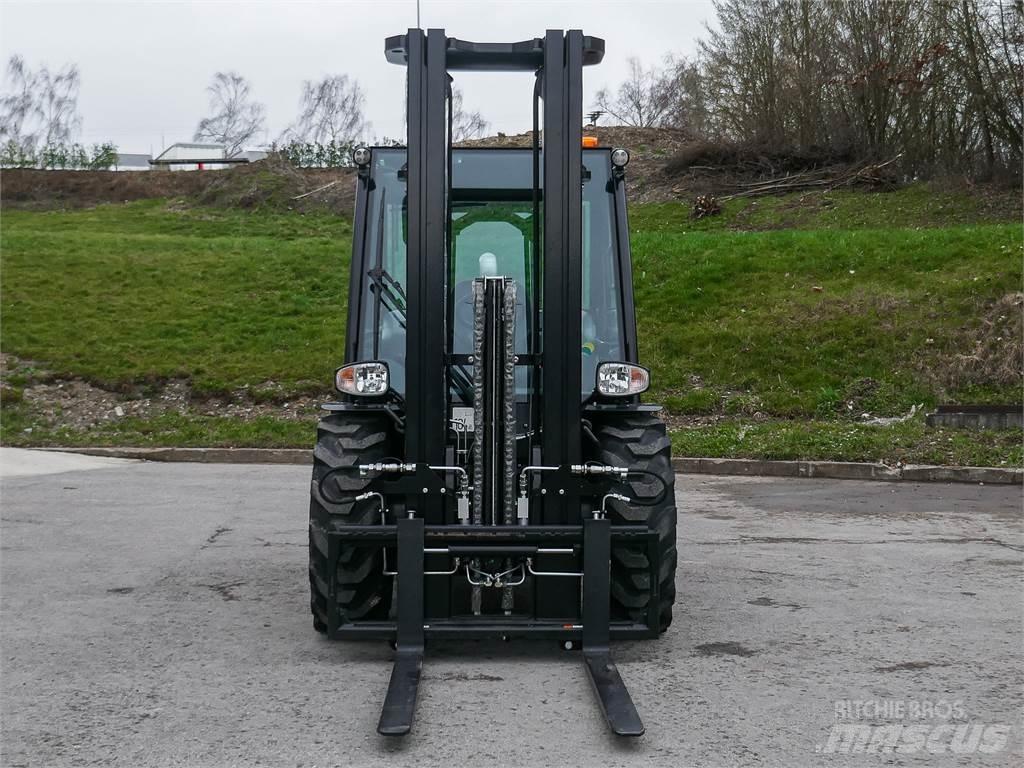 Manitou MC 25-4 Vorkheftruck voor zwaar terrein