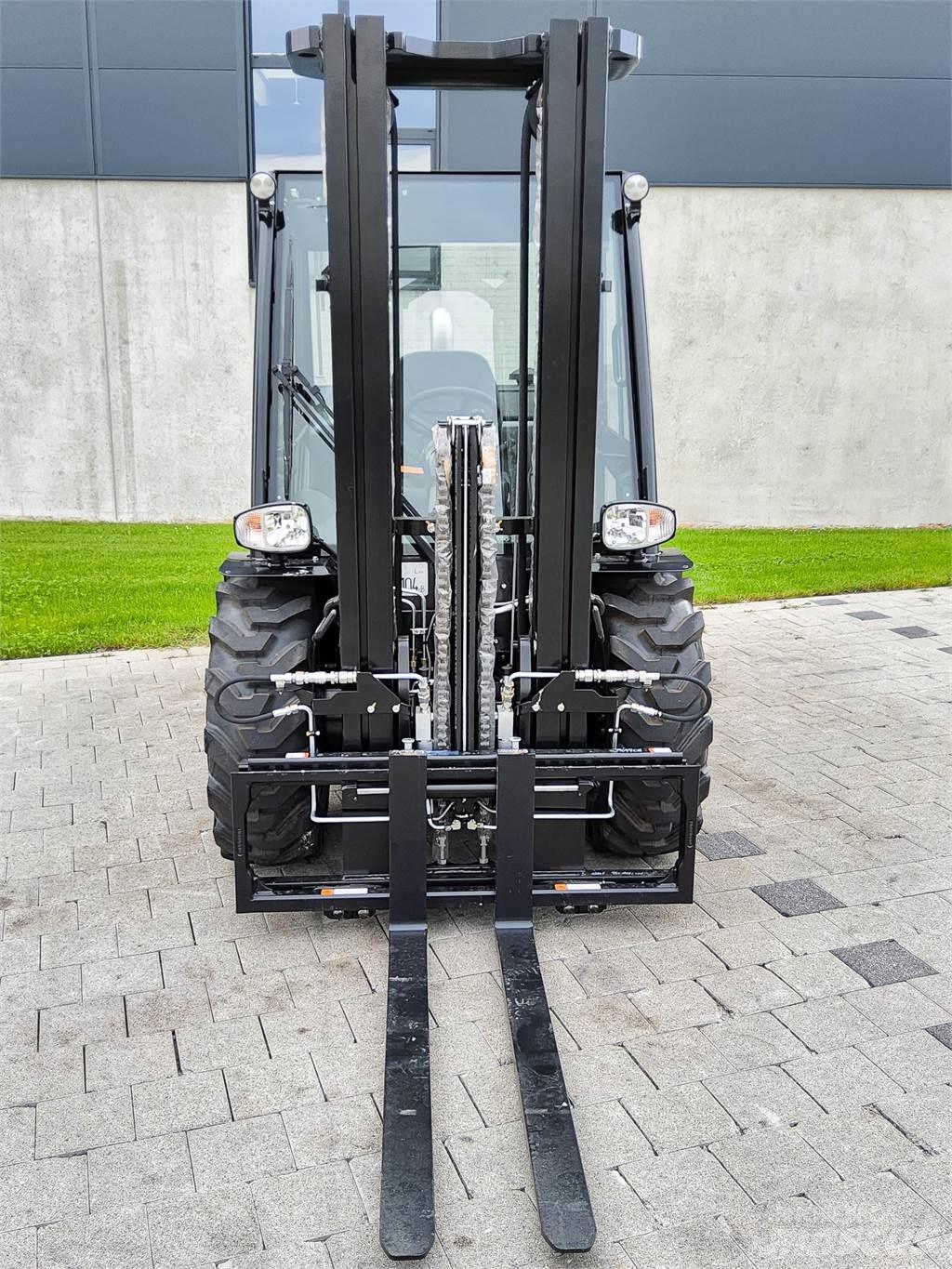 Manitou MC 25-4 Vorkheftruck voor zwaar terrein