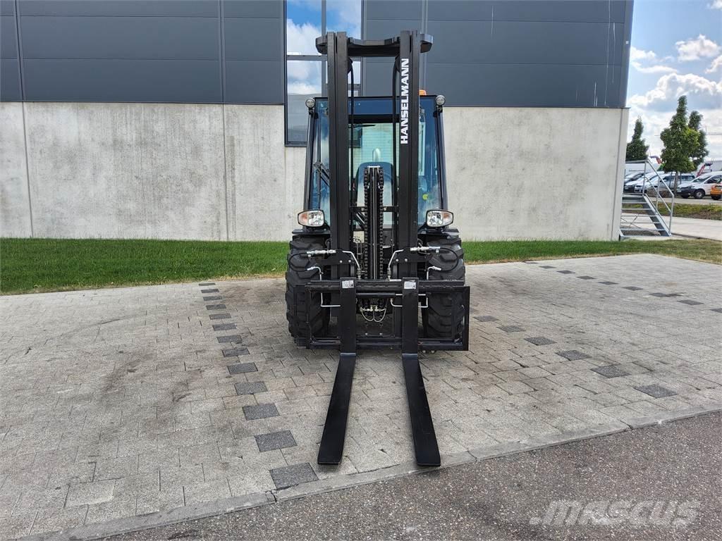 Manitou MC 30-4 Vorkheftruck voor zwaar terrein