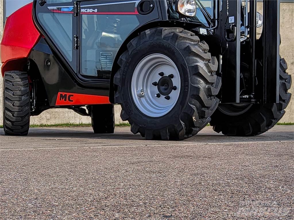 Manitou MC 30-4 Vorkheftruck voor zwaar terrein