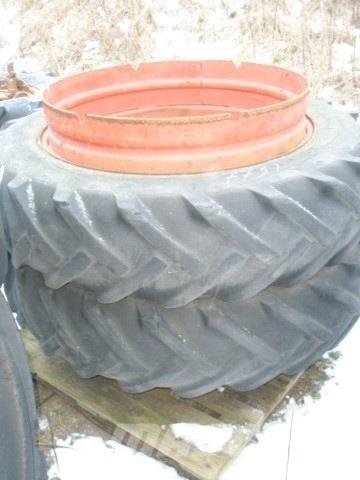  - - - 7751 SCHAAD Banden, wielen en velgen