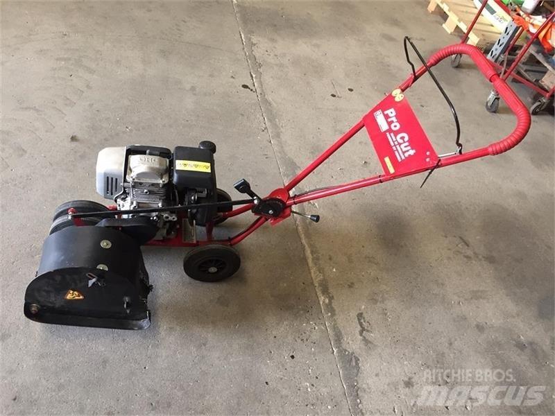  Pro-Cut Rough-, trim- en kantmaaiers