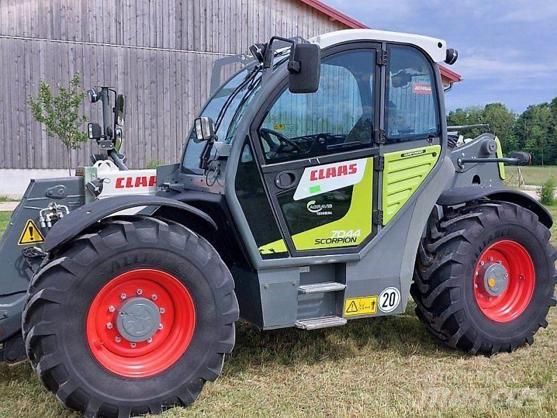 CLAAS Scorpion 7044 Verreikers
