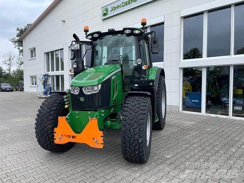 John Deere 6120M Tractoren