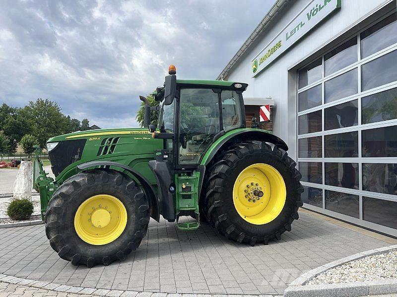 John Deere 6250R Tractoren
