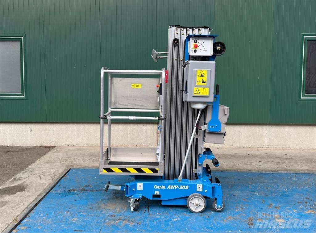 Genie AWP-30S AC Andere liften en hoogwerkers