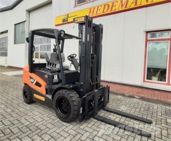 Doosan D35C-9 Diesel heftrucks