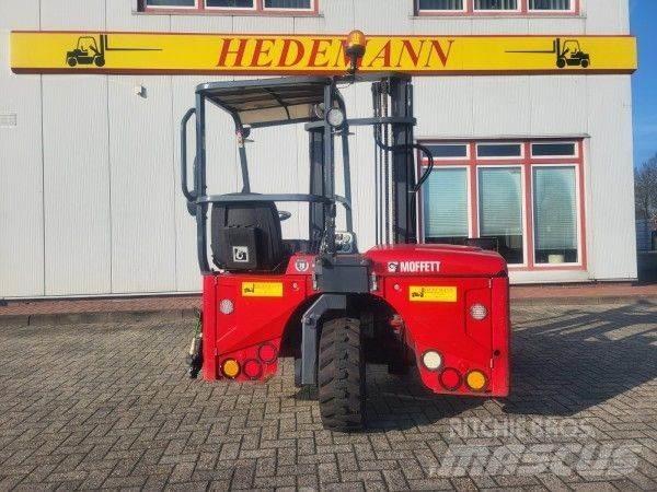 Moffett M4 25.3 Vorkheftruck voor zwaar terrein