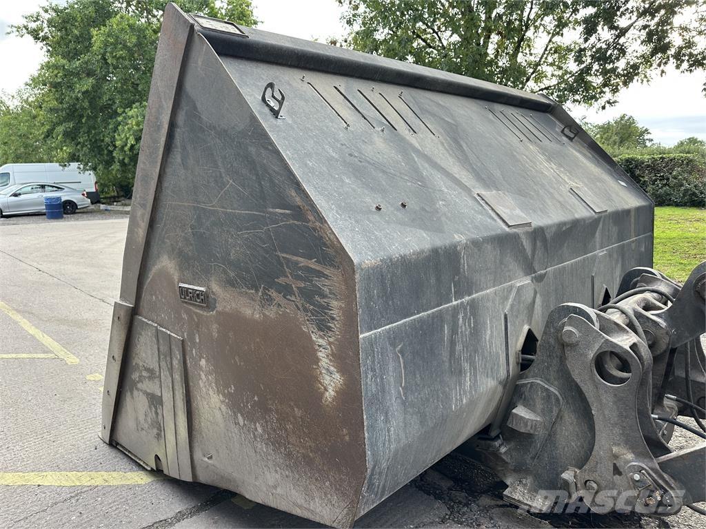  Ulrich Hitip bucket Voorladers en gravers