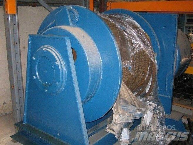 Demag spil Takels, lieren en materiaalliften