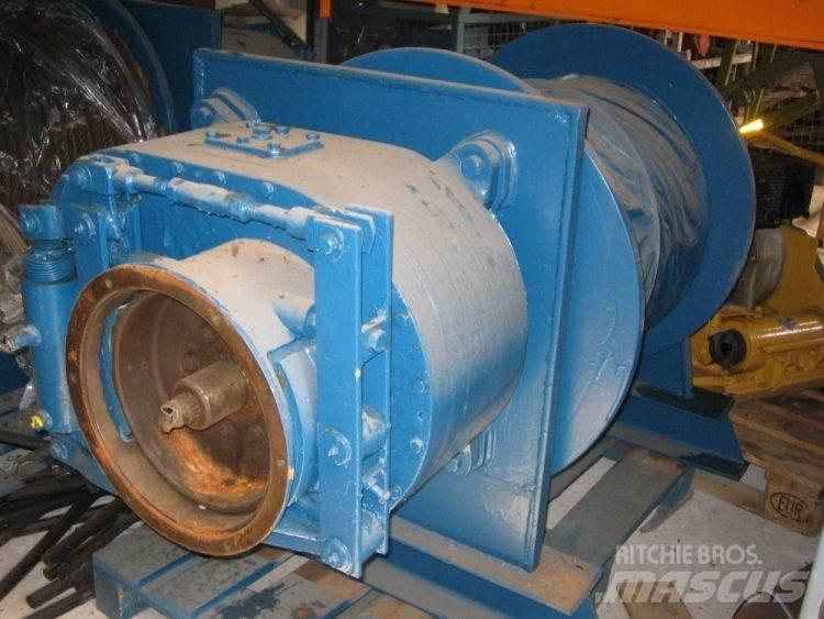 Demag spil Takels, lieren en materiaalliften