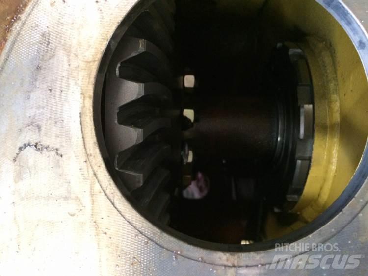 Komatsu D37P-5 Køregear Transmissie