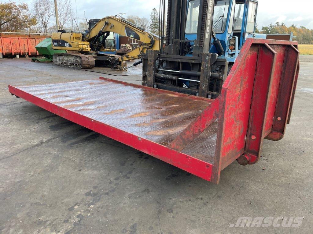  Maskintrailer med wirehejs Low loader-semi-trailers