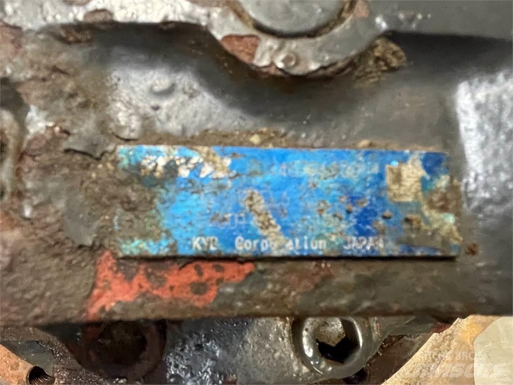 New Holland E485B Køregear Transmissie