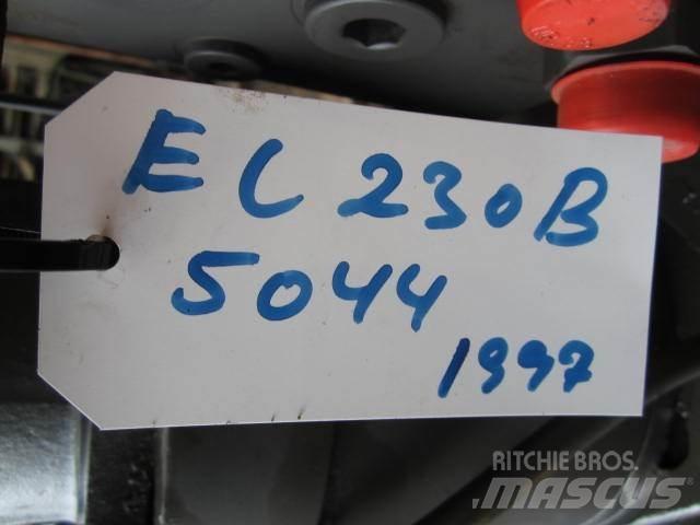 Volvo 230B Krøjegear Bouw - Overige