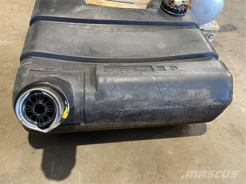 Volvo L70B dieseltank Motoren