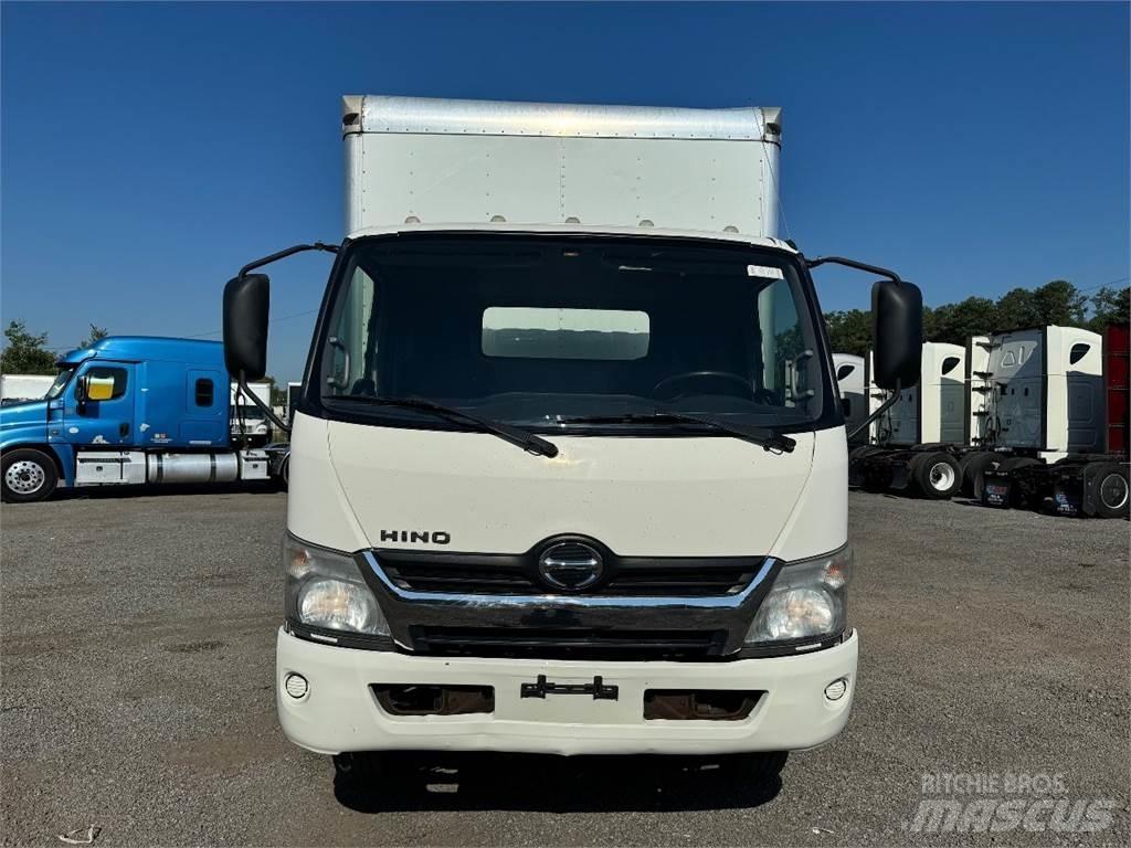 Hino 195 Bakwagens met gesloten opbouw