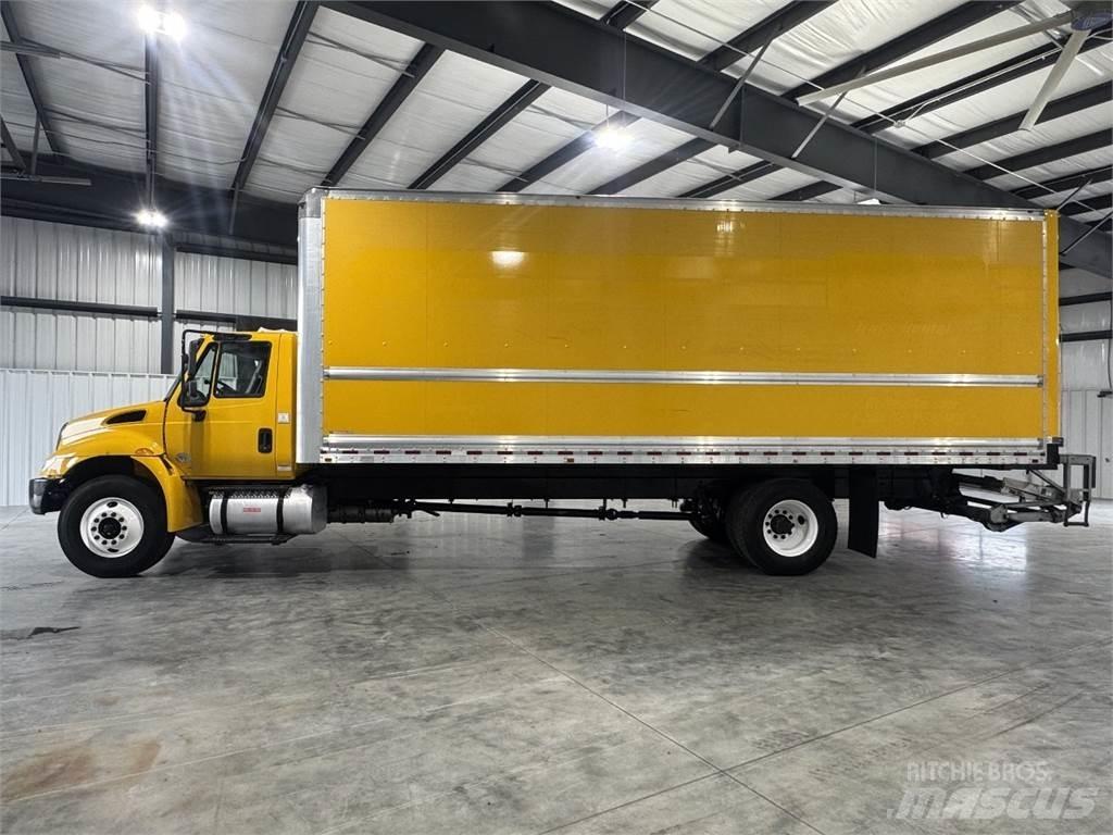 International 4300 Bakwagens met gesloten opbouw