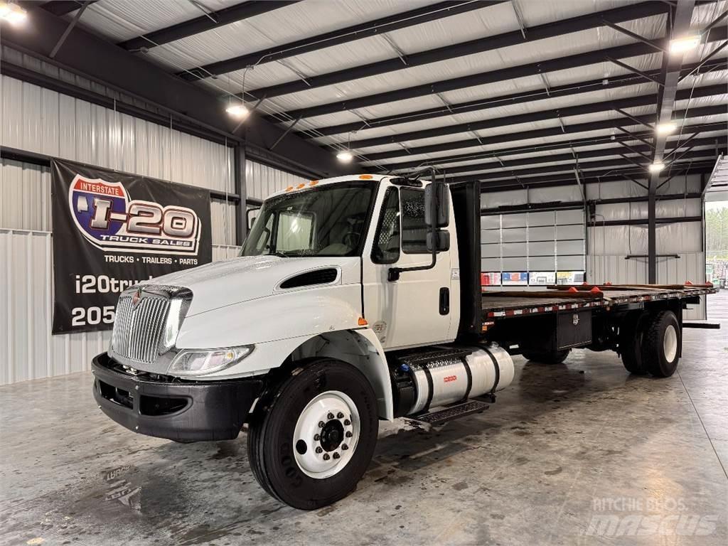 International 4300 Platte bakwagens