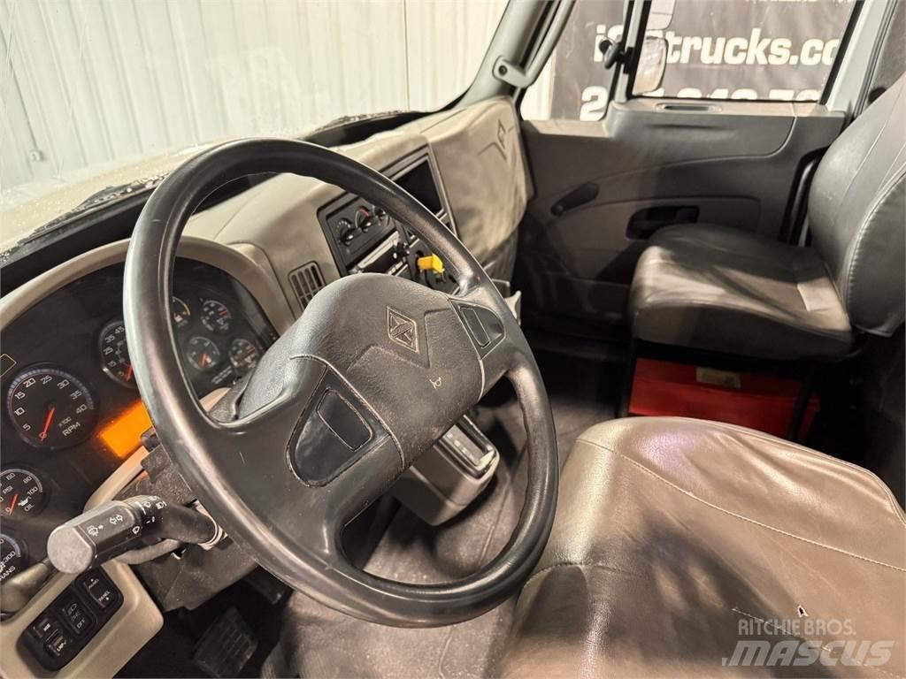 International 4300 Platte bakwagens
