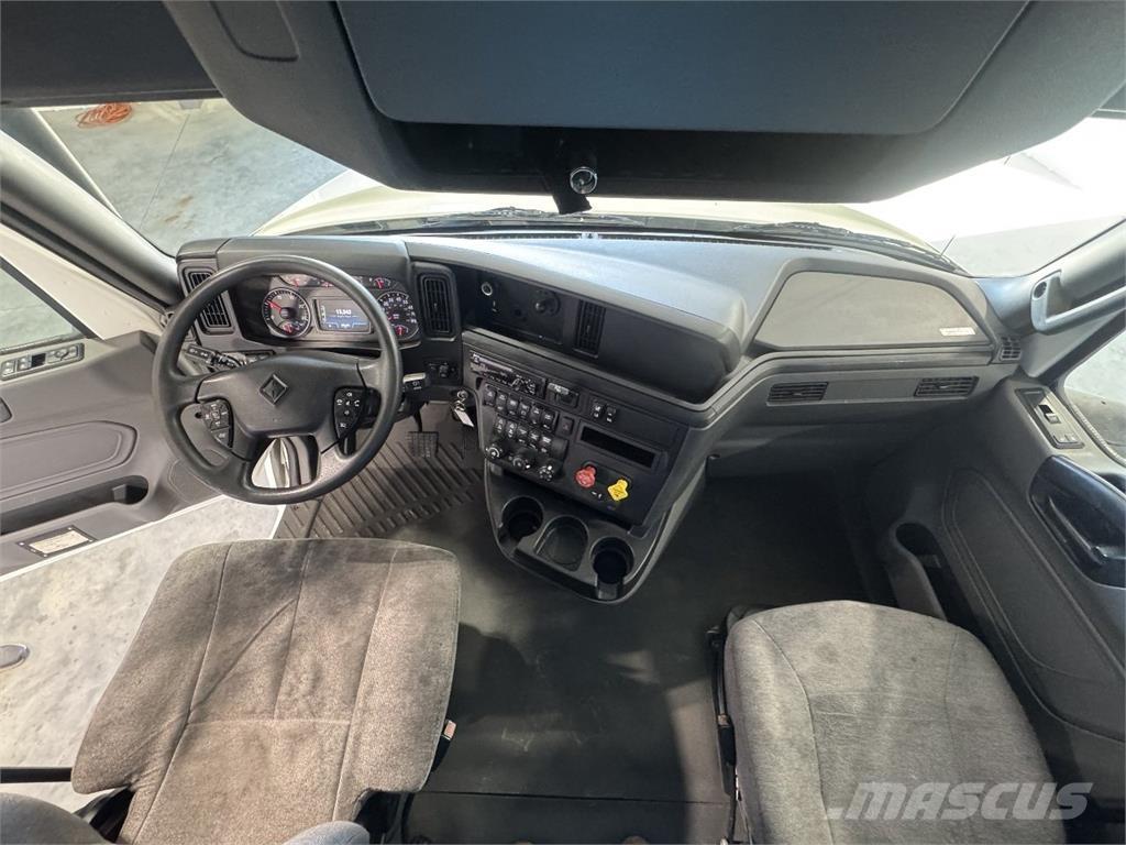 International LT625 Trekkers