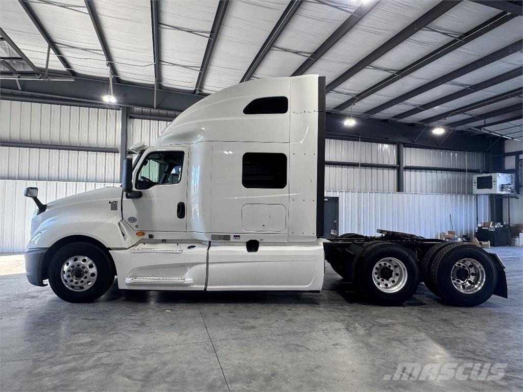 International LT625 Trekkers