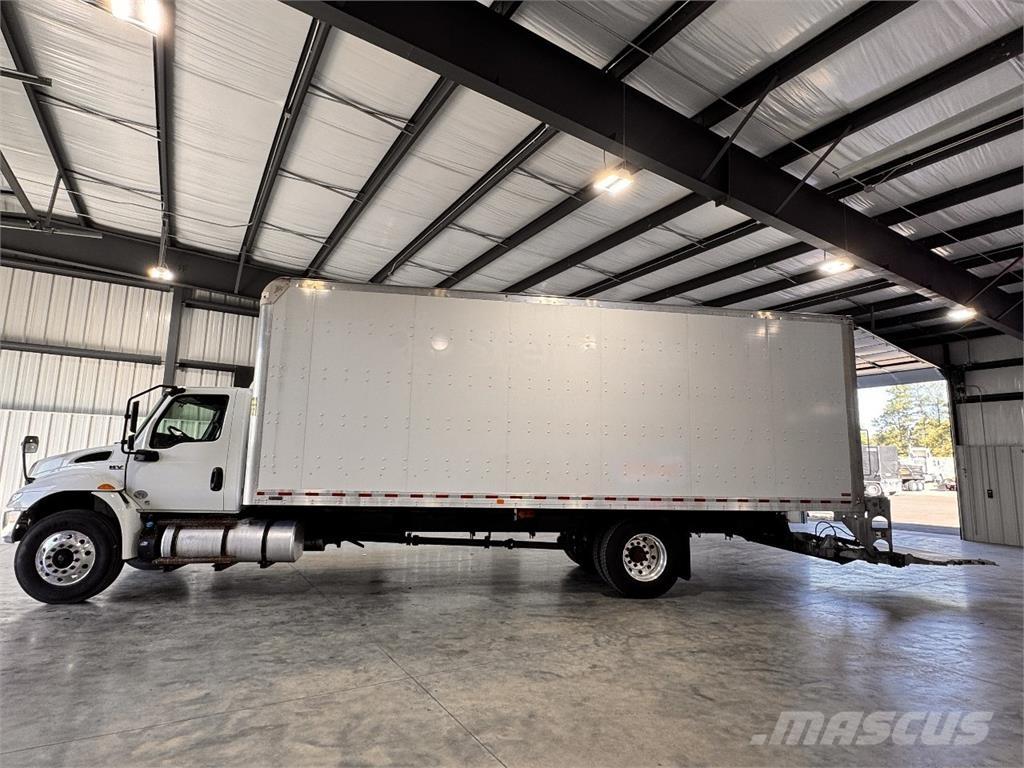 International MV607 Bakwagens met gesloten opbouw