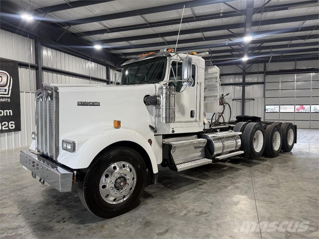 Kenworth W900 Trekkers