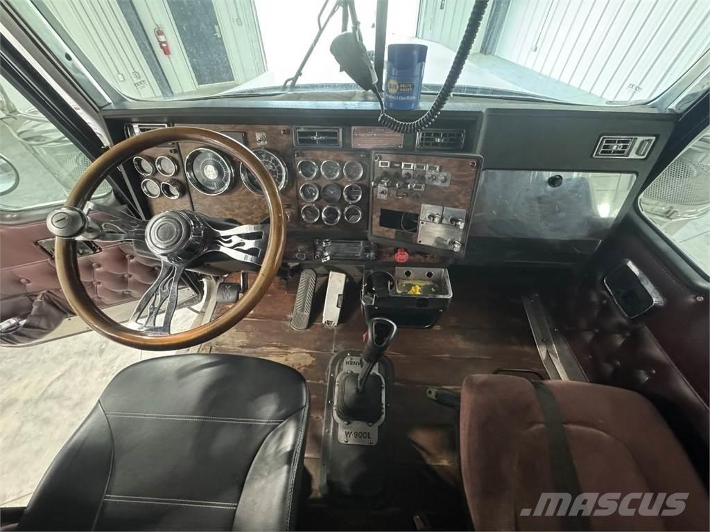 Kenworth W900 Trekkers