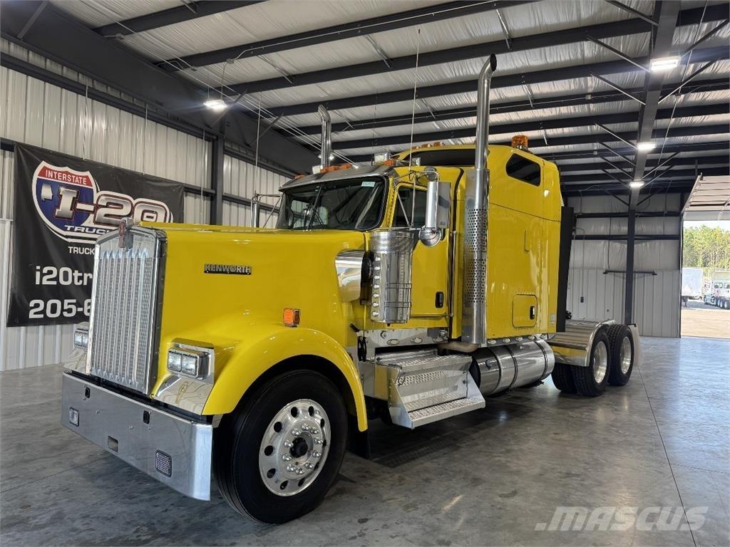 Kenworth W900L Trekkers