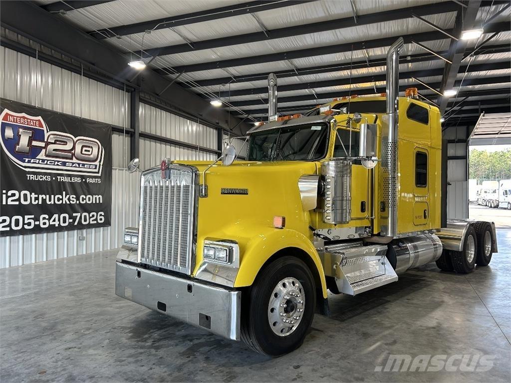 Kenworth W900L Trekkers