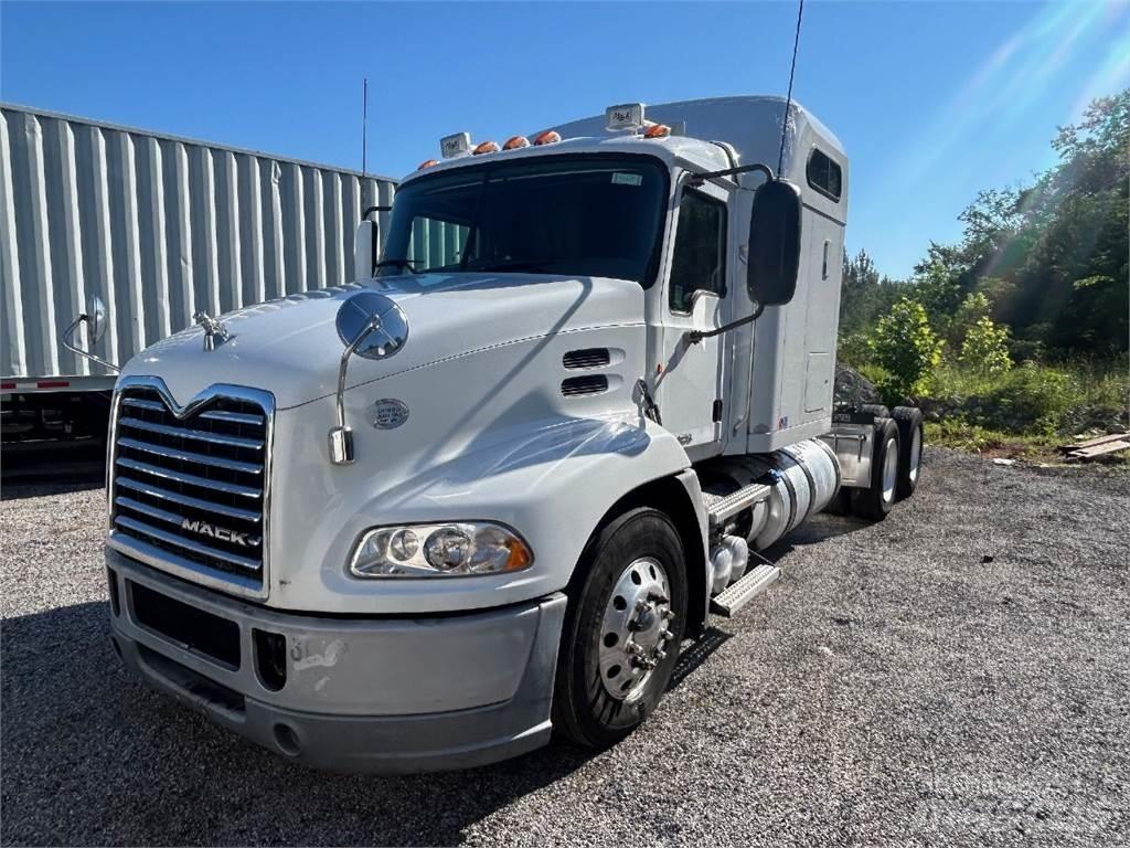 Mack CXU613 Trekkers