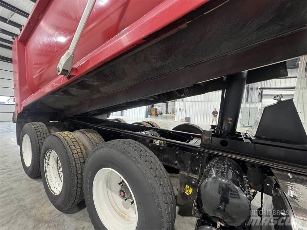Mack GU713 Kipper