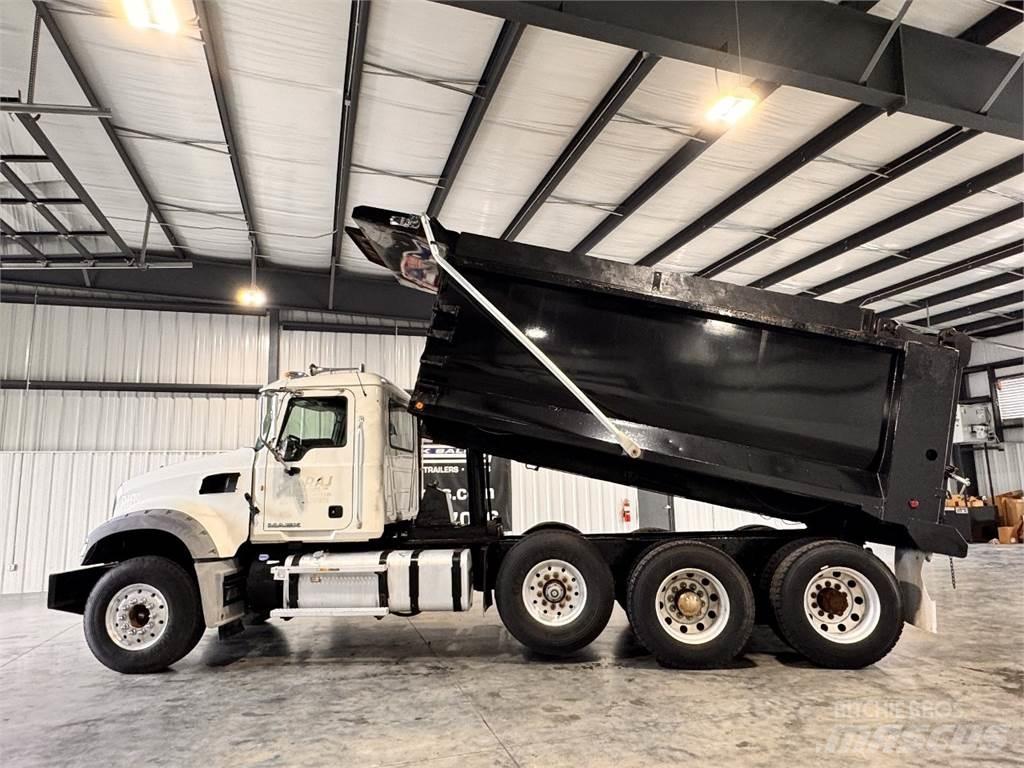 Mack GU713 Kipper